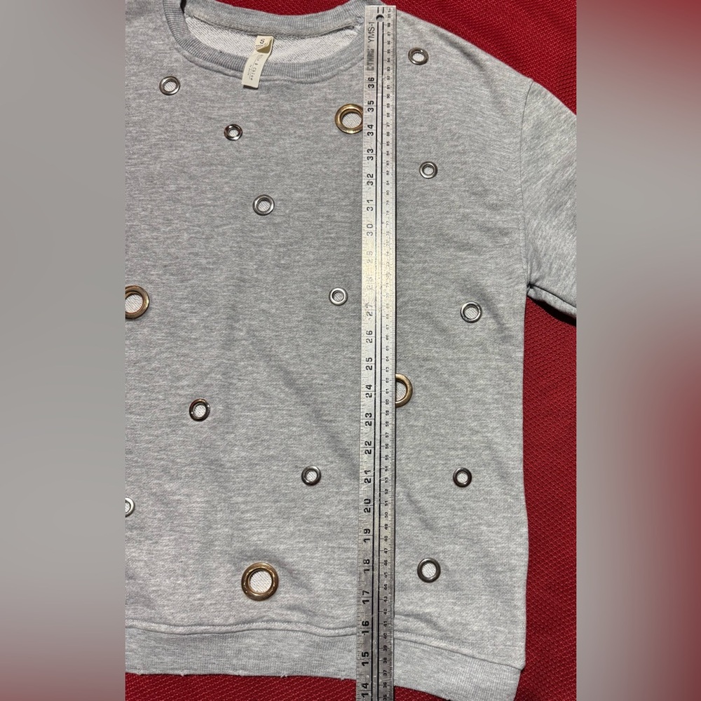 Jolie Heather Gray Sweatshirt with Metallic Rings - Picture 3 of 5